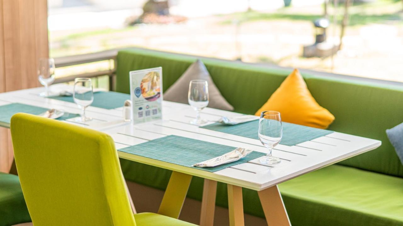 Radisson Resort And Suites Phuket Παραλία Καμάλα Εξωτερικό φωτογραφία